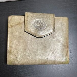 Buxton Vintage Heiress Kisslock Leather Wallet In Gold